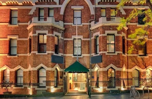 Chinatown House | Gordon Place 35