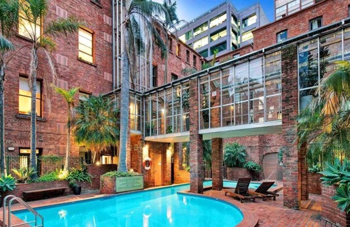 Chinatown Apartment | Gordon Place 51
