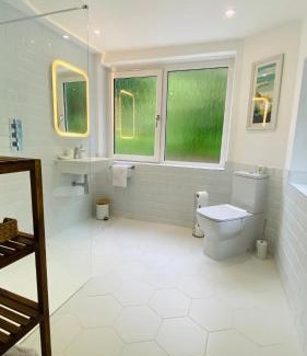 Pendine House | Gordy Hall -Sea facing Welsh cottage with stunning views