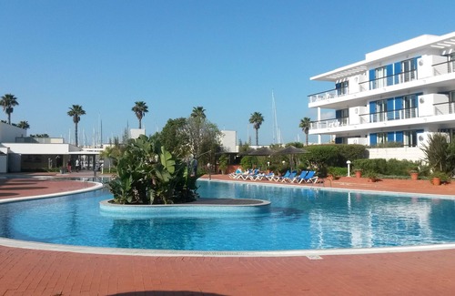 Telheiro Apartment | Gorgeous 1 bed apt on the MARINA with FREE Pool access & FREE garage parking
