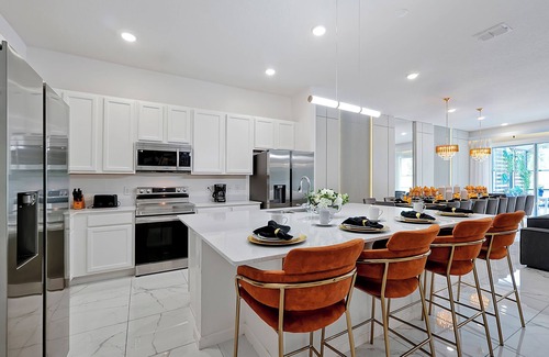Kissimmee Villa | Gorgeous 12 bedroom/11.5 bath/Theater/Sleeps 30/Game Rm/15 mins to Disney Parks