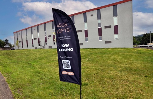 Binghamton Apartment | Gorgeous 1BR Hurpur View w/5 star finishes