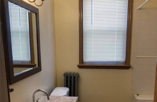 West New Haven House | Gorgeous 1st Floor Westville Apartment