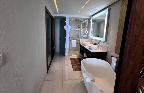 Santa Rosa Resort | Gorgeous 2-bedrm resort in superb San José del Cabo with infinity pool, & more!