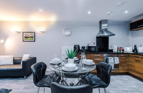 Bradford Apartment | Gorgeous 2-bedroom flat with ensuite - City centre