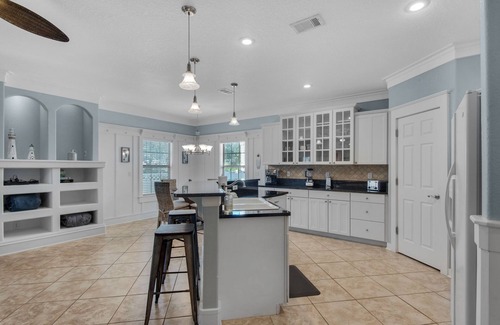 Emerald Waters Village House | Gorgeous! 2 Neighborhood Pools-Near Beach-FAB Master-3BR La Vida Playa🐠