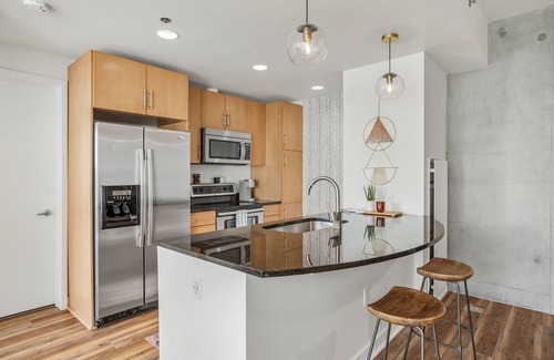 Downtown Denver Condo | Gorgeous 21st Floor Stunner