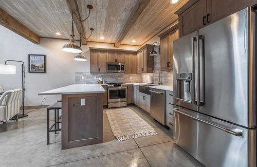 Coram Condo | Gorgeous 2bd/2ba Condo Near Glacier Park w/King Beds,Full Kitchen &Hot Tub- #1-2