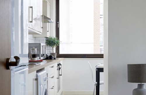 Watford Town Centre Apartment | Gorgeous 2Bedroom/2Bathroom Flat with FREE WIFI and Parking