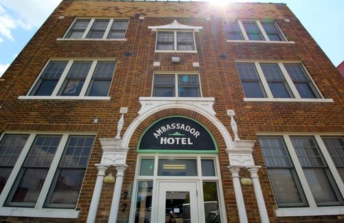 South Main Historic District Condo | Gorgeous 2BR downtown condo near EVERYTHING!