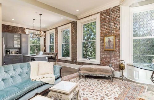 Westside North Apartment | Gorgeous 2nd & 3rd of Mansion