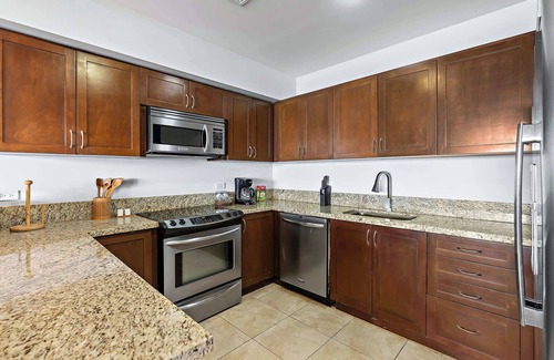 Coco Apartment | Gorgeous 3-BD Ocean-View Condo with lots of Amenities by SPCR