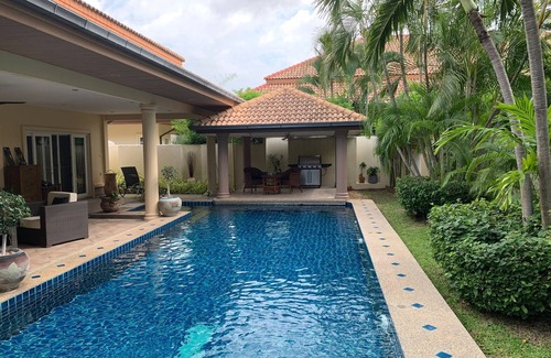 Hua Hin Villa | Gorgeous 3-bed 3-bathroom villa with private pool