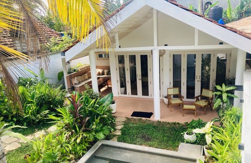 Kathaluwa Villa | Gorgeous 3 Bed Villa + Private Pool 250m to Beach