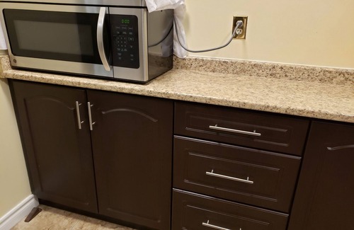 Mississauga Valleys Condo | Gorgeous 3 bedroom condo apartment in Square One Mississauga