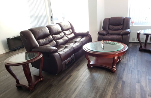 Mississauga Valleys Condo | Gorgeous 3 bedroom condo apartment in Square One Mississauga