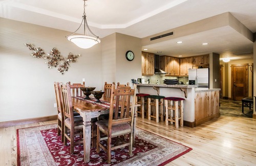 Truckee Condo | Gorgeous 3 Bedroom Condo in the Heart of Northstar Village! Instant Memories!