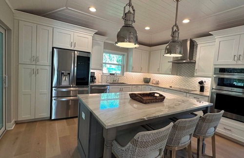 Sanibel Condo | Gorgeous! 300 yards to beach; pool, elevator; Pup