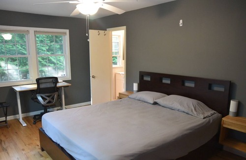 Springs Cottage | Gorgeous 3BR/2BA Cottage with Private Community Beach Access!