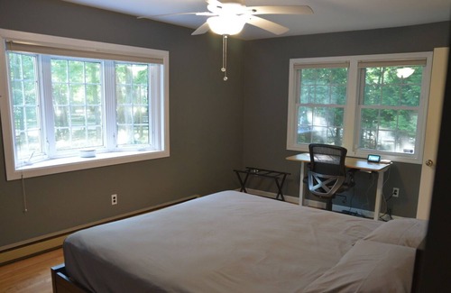 Springs Cottage | Gorgeous 3BR/2BA Cottage with Private Community Beach Access!