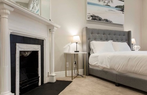 Clifton House | Gorgeous 3BR 2BA on Frankfort | by Cozysuites