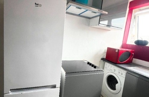 St. Johns Wood Apartment | Gorgeous 4-bedroom apartment with AC in lovely London