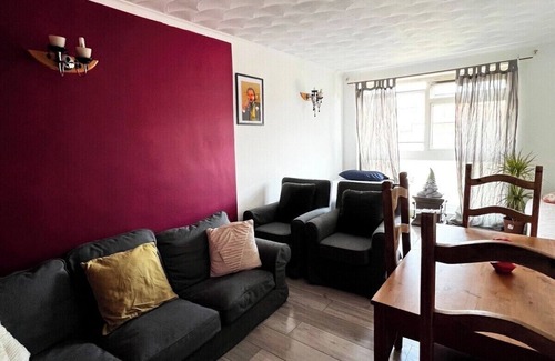 St. Johns Wood Apartment | Gorgeous 4-bedroom apartment with AC in lovely London