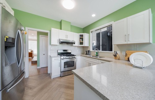 Dunbar House | Gorgeous 4 Beds House Close to UBC and Downtown