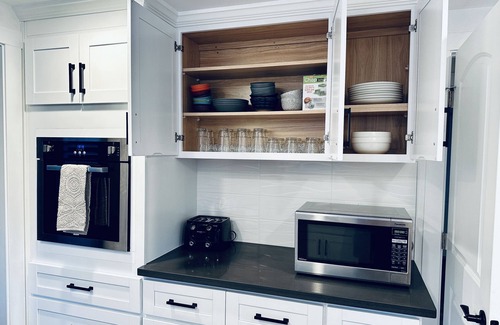 Dublin House | Gorgeous 4B/2.5B Newly-Renovated Relaxed House