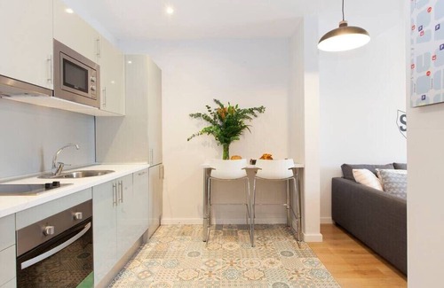 L'Antiga Esquerra de l'Eixample Apartment | Gorgeous 4bed 4bath close to City Center