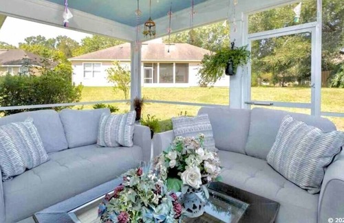 Alachua House | Gorgeous 4BR Home | University of Florida I Springs | Sleeps 15 - G01