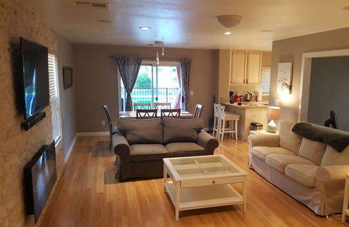 Nevada Trails House | Gorgeous 4BR house with pool, 16 mins from strip, sleeps 10