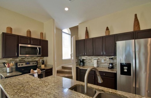 Marbella House | Gorgeous 5 Bdr~ Private Pool at Davenport