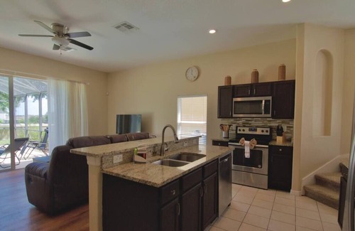 Marbella House | Gorgeous 5 Bdr~ Private Pool at Davenport