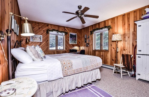 Lake Tomahawk House | Gorgeous 5 bedroom home on Two Sisters Lake with direct snowmobile access!