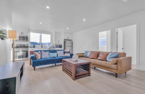 Cypress Park House | Gorgeous 5-bedroom Home - Arvia 2