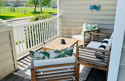 North End Condo | Gorgeous 5BR 3BA home, close to beach, town + playground; full linen service