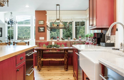 Vail House | Gorgeous 6BR Home with Private Hot Tub, Chef's Kitchen & Amazing Views