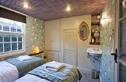 Brighton City Centre House | Gorgeous 'Alice in Wonderland' Cottage in the Lanes, Brighton Pier/Seafront