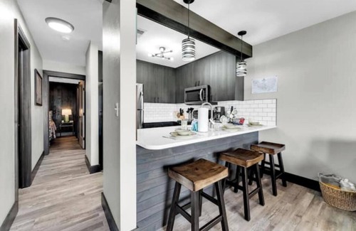 Table Rock Apartment | Gorgeous and ALL NEW, Resort, Pools, Lake, Branson