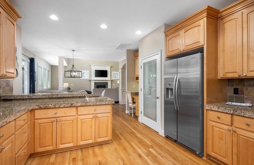 Bull Mountain House | Gorgeous and Comfortable, Pet Friendly, Huge Deck, Ping Pong, Game Room /w Consoles, Open Layout