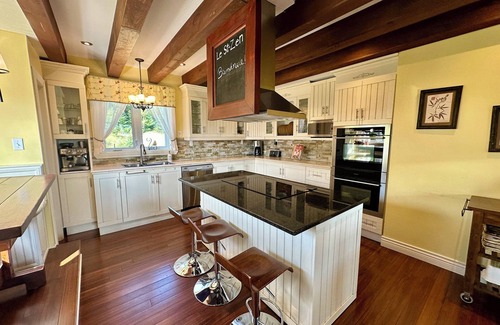 Saint Zenon Ski Chalet | Gorgeous and Spacious Cottage in the Heart of Nature