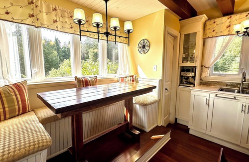 Saint Zenon Ski Chalet | Gorgeous and Spacious Cottage in the Heart of Nature