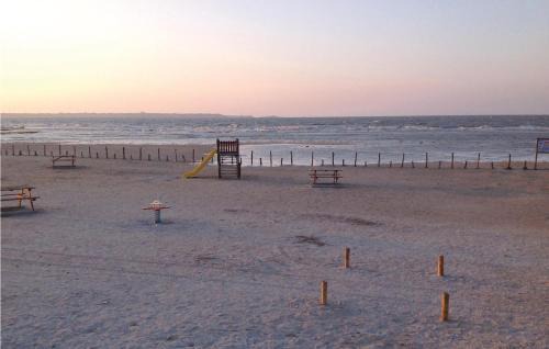 Hirel Apartment | Gorgeous Apartment In Vildé-La-Marine