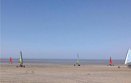 Hirel Apartment | Gorgeous Apartment In Vildé-La-Marine