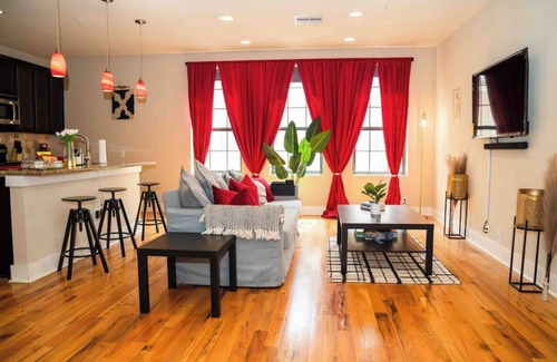 Montrose House | 🦚 Gorgeous Apartment. Montrose/Downtown. 🦚
