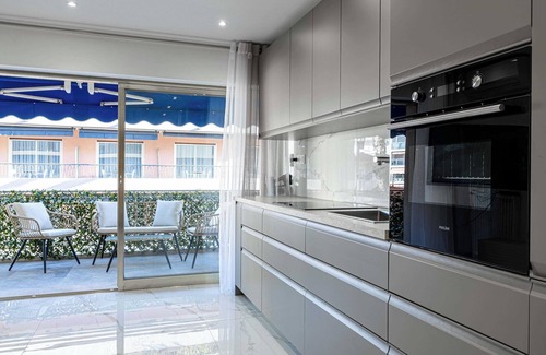 Juan-les-Pins Apartment | Gorgeous apartment - Near Beach - 2BR/6p