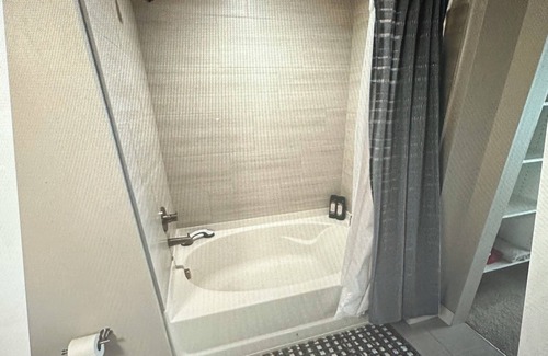 Downtown Indianapolis Apartment | Gorgeous apartment downtown Indy steps from Monument Circle