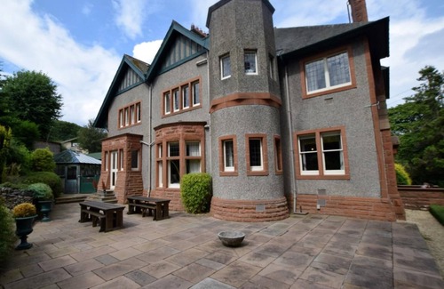 Galashiels House | Gorgeous Arts & Craft period house with 8 ensuite bedrooms