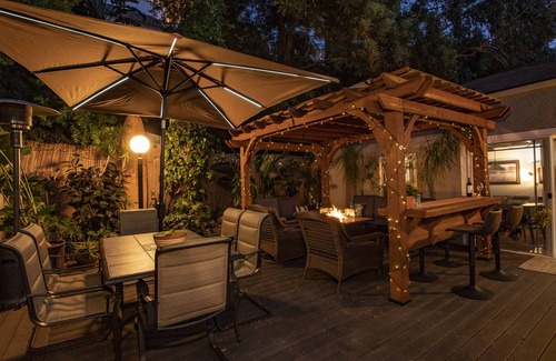 Santa Monica Canyon Apartment | Gorgeous Beach Canyon Guesthouse Steps to Santa Monica Beach